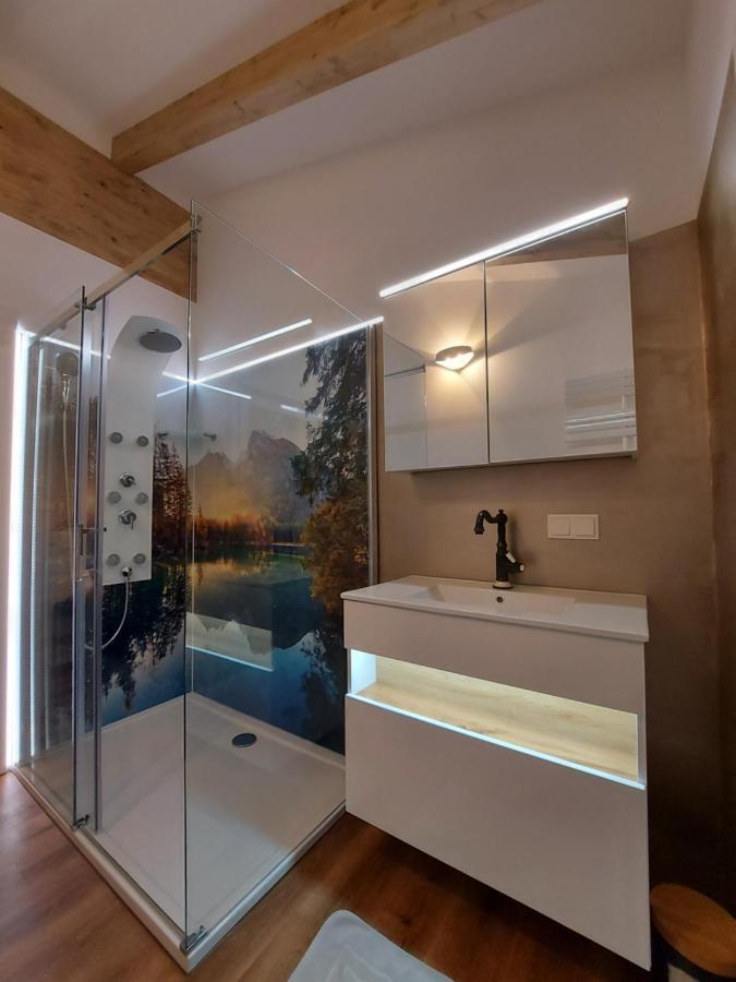 Auszeit Steiraland Penthouse 9 Mit Grossen Balkon Und Parkplatz Apartment Leoben  Exterior photo
